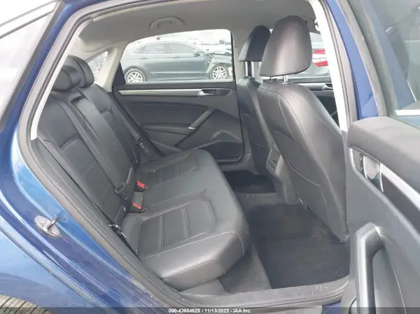 1VWDT7A39HC014576 2017 VOLKSWAGEN PASSAT - Image 8