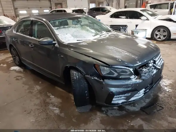 1VWDT7A39HC020295 2017 VOLKSWAGEN PASSAT - Image 1