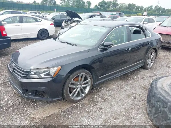1VWDT7A39HC025397 2017 VOLKSWAGEN PASSAT - Image 2