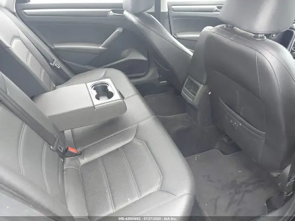 1VWDT7A39HC025397 2017 VOLKSWAGEN PASSAT - Image 8