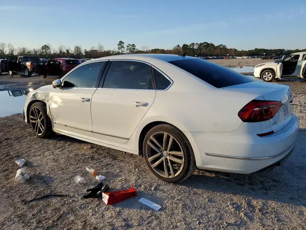 1VWDT7A39HC030096 2017 VOLKSWAGEN PASSAT - Image 2