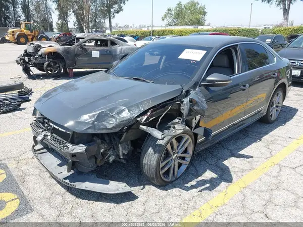 1VWDT7A39HC030602 2017 VOLKSWAGEN PASSAT - Image 2