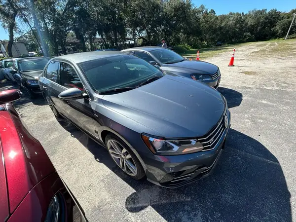 1VWDT7A39HC032382 2017 VOLKSWAGEN PASSAT - Image 1