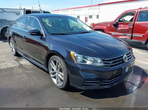 1VWDT7A39HC037405 2017 VOLKSWAGEN PASSAT - Image 1