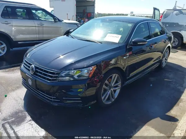 1VWDT7A39HC037405 2017 VOLKSWAGEN PASSAT - Image 2