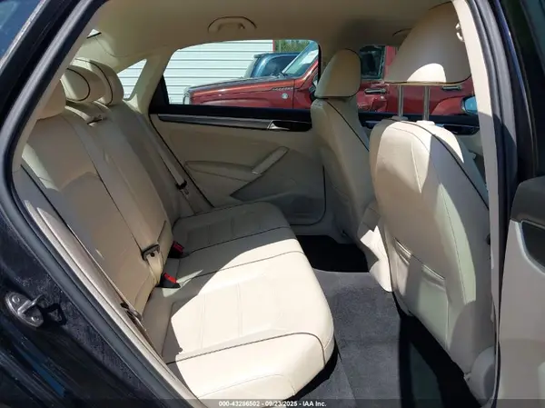 1VWDT7A39HC037405 2017 VOLKSWAGEN PASSAT - Image 8