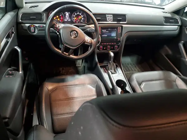 1VWDT7A39HC040580 2017 VOLKSWAGEN PASSAT - Image 8