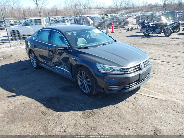 1VWDT7A39HC042698 2017 VOLKSWAGEN PASSAT - Image 1