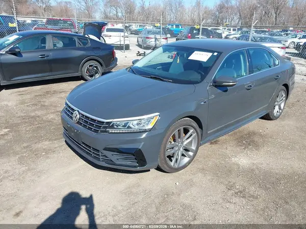 1VWDT7A39HC042698 2017 VOLKSWAGEN PASSAT - Image 2