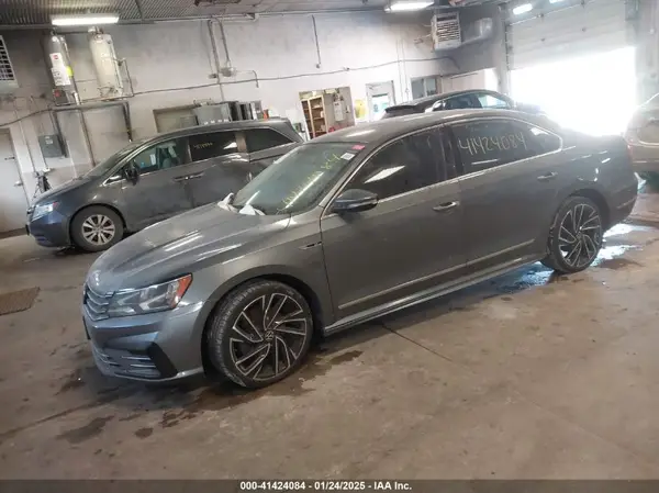 1VWDT7A39HC043642 2017 VOLKSWAGEN PASSAT - Image 2