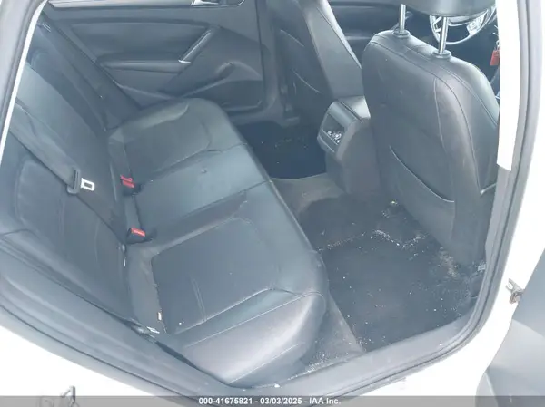 1VWDT7A39HC043690 2017 VOLKSWAGEN PASSAT - Image 8