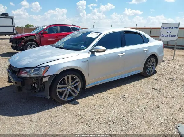 1VWDT7A39HC044449 2017 VOLKSWAGEN PASSAT - Image 2