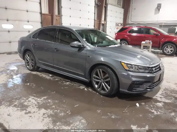 1VWDT7A39HC046024 2017 VOLKSWAGEN PASSAT - Image 1
