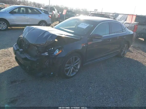 1VWDT7A39HC047786 2017 VOLKSWAGEN PASSAT - Image 2