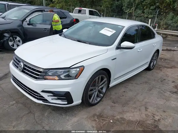 1VWDT7A39HC058254 2017 VOLKSWAGEN PASSAT - Image 2