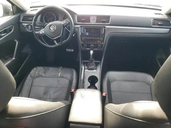 1VWDT7A39HC058805 2017 VOLKSWAGEN PASSAT - Image 8
