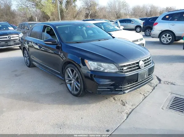 1VWDT7A39HC062076 2017 VOLKSWAGEN PASSAT - Image 1
