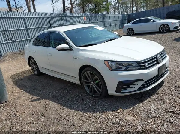 1VWDT7A39HC065639 2017 VOLKSWAGEN PASSAT - Image 1