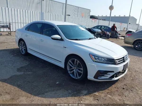 1VWDT7A39HC066841 2017 VOLKSWAGEN PASSAT - Image 1