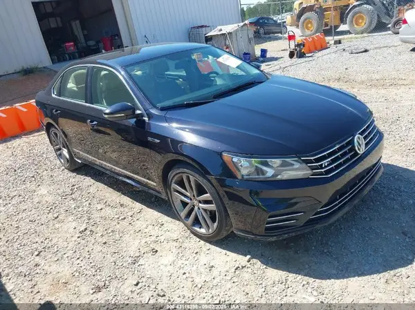 1VWDT7A39HC067942 2017 VOLKSWAGEN PASSAT - Image 1