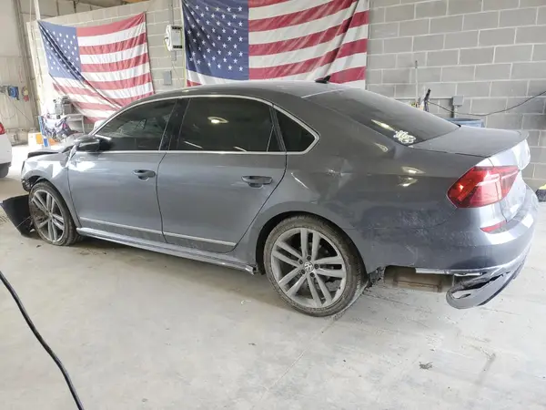 1VWDT7A39HC068170 2017 VOLKSWAGEN PASSAT - Image 2