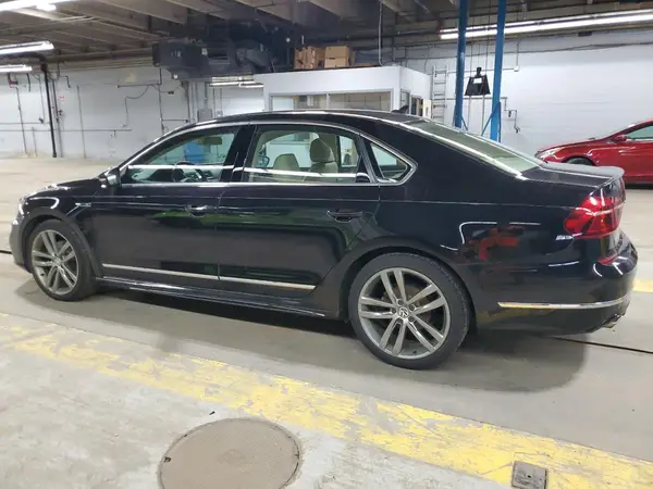1VWDT7A39HC069156 2017 VOLKSWAGEN PASSAT - Image 2