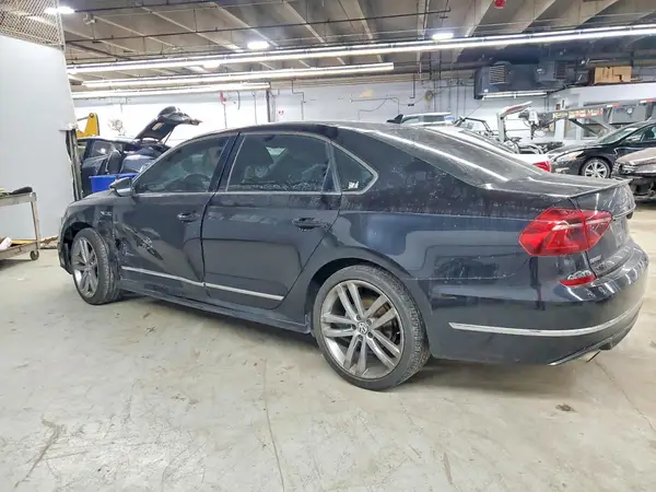 1VWDT7A39HC070209 2017 VOLKSWAGEN PASSAT - Image 2