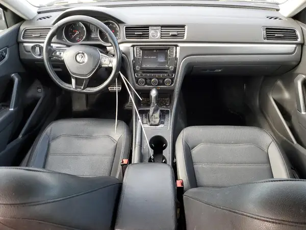 1VWDT7A39HC073062 2017 VOLKSWAGEN PASSAT - Image 8