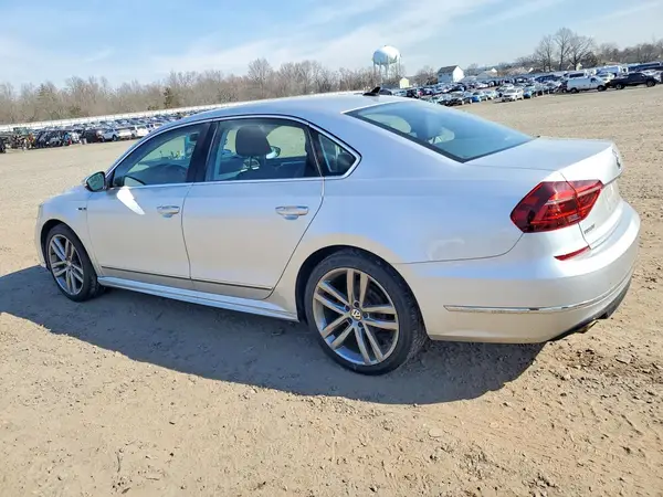 1VWDT7A39HC080545 2017 VOLKSWAGEN PASSAT - Image 2