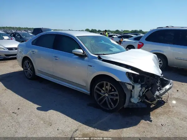 1VWDT7A39HC082389 2017 VOLKSWAGEN PASSAT - Image 1