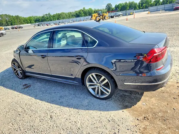 1VWDT7A39HC083848 2017 VOLKSWAGEN PASSAT - Image 2