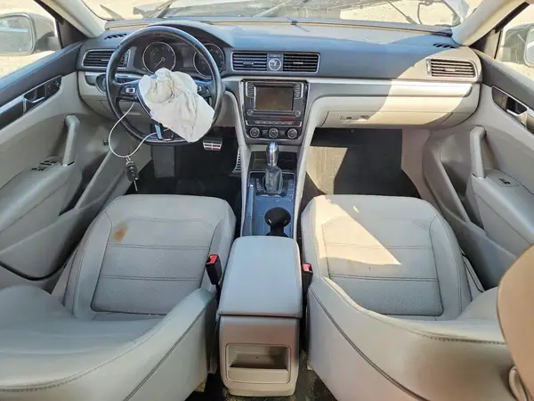 1VWDT7A39HC083848 2017 VOLKSWAGEN PASSAT - Image 8