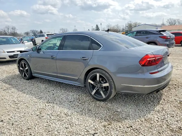 1VWDT7A39HC084983 2017 VOLKSWAGEN PASSAT - Image 2