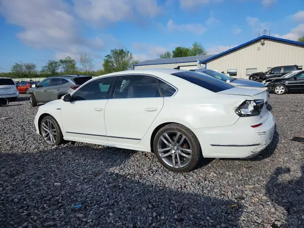 1VWDT7A3XHC003523 2017 VOLKSWAGEN PASSAT - Image 2