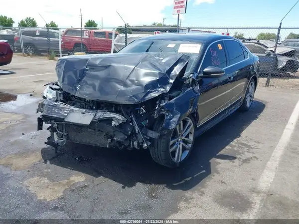 1VWDT7A3XHC010889 2017 VOLKSWAGEN PASSAT - Image 2