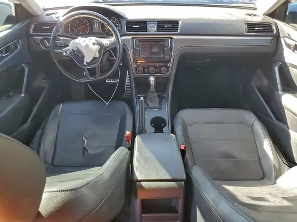 1VWDT7A3XHC014800 2017 VOLKSWAGEN PASSAT - Image 8