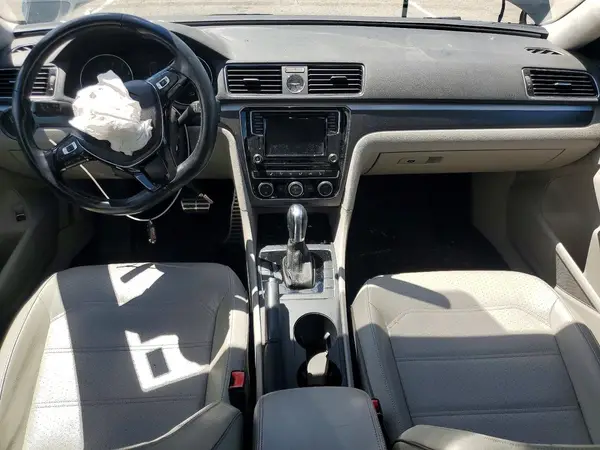 1VWDT7A3XHC021262 2017 VOLKSWAGEN PASSAT - Image 8