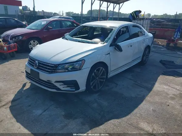 1VWDT7A3XHC022735 2017 VOLKSWAGEN PASSAT - Image 2