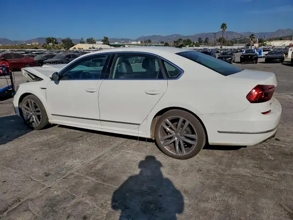 1VWDT7A3XHC030043 2017 VOLKSWAGEN PASSAT - Image 2
