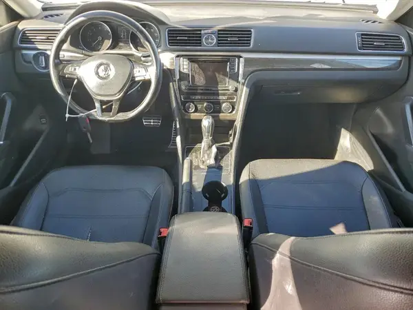 1VWDT7A3XHC030043 2017 VOLKSWAGEN PASSAT - Image 8
