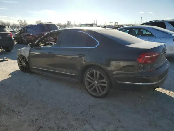 1VWDT7A3XHC036232 2017 VOLKSWAGEN PASSAT - Image 2