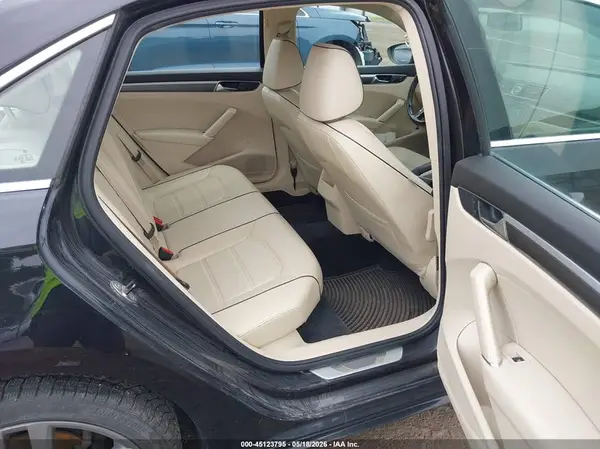 1VWDT7A3XHC044153 2017 VOLKSWAGEN PASSAT - Image 8