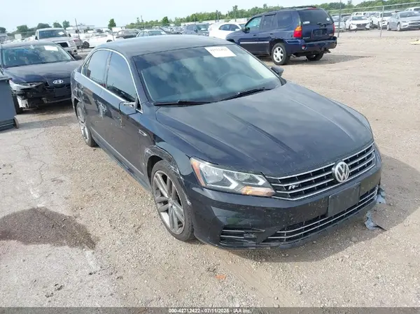 1VWDT7A3XHC045240 2017 VOLKSWAGEN PASSAT - Image 1