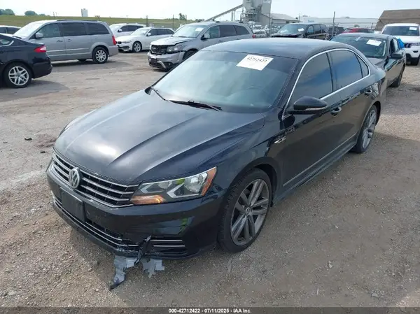 1VWDT7A3XHC045240 2017 VOLKSWAGEN PASSAT - Image 2