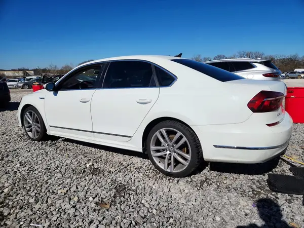 1VWDT7A3XHC047148 2017 VOLKSWAGEN PASSAT - Image 2