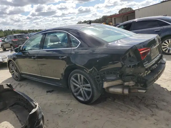 1VWDT7A3XHC048087 2017 VOLKSWAGEN PASSAT - Image 2
