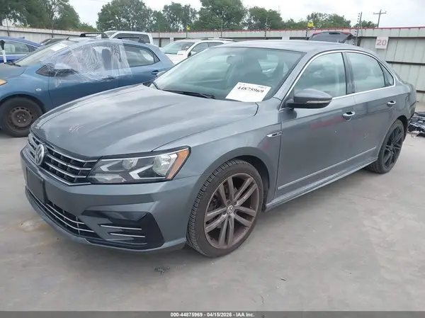 1VWDT7A3XHC048803 2017 VOLKSWAGEN PASSAT - Image 2