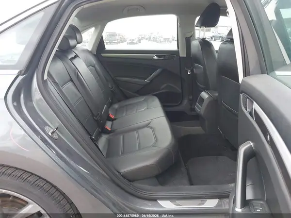 1VWDT7A3XHC048803 2017 VOLKSWAGEN PASSAT - Image 8