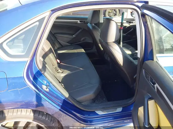1VWDT7A3XHC048994 2017 VOLKSWAGEN PASSAT - Image 8