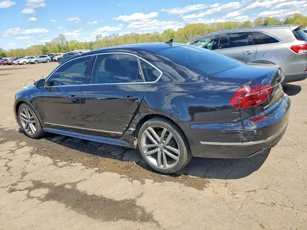 1VWDT7A3XHC050728 2017 VOLKSWAGEN PASSAT - Image 2
